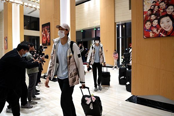 在欧冠赛场，奥斯梅恩与那不勒斯一起打入了8强。